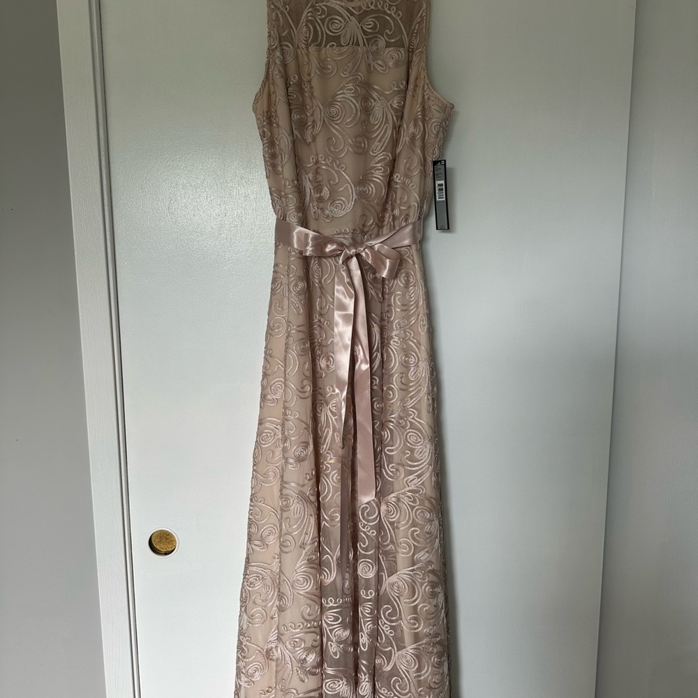 Tahari Cream Sleeveless Gown for Weddings